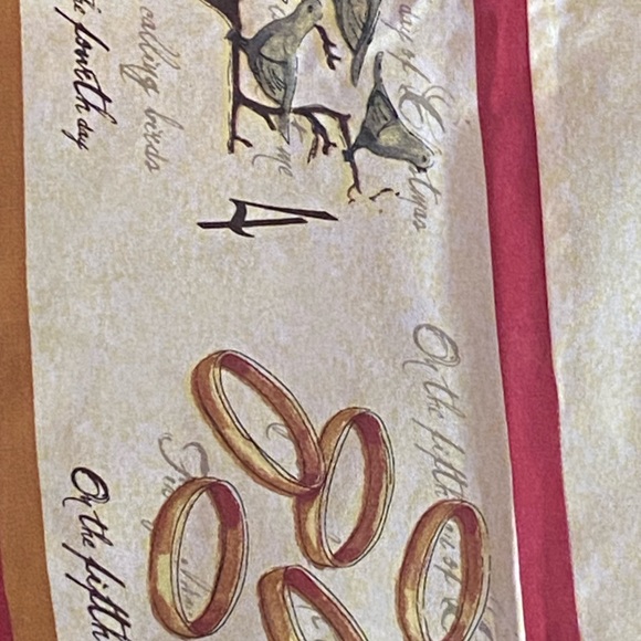 Williams Sonoma 12 days of Christmas tablecloth 72 x 82 inches cream red - Picture 5 of 8